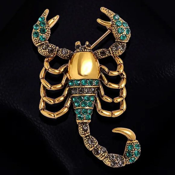 Rhinestone Scorpion Brooch Pin Inlay Gold Sparkle Dazzle Arachnid Bold Statement - Picture 3 of 5
